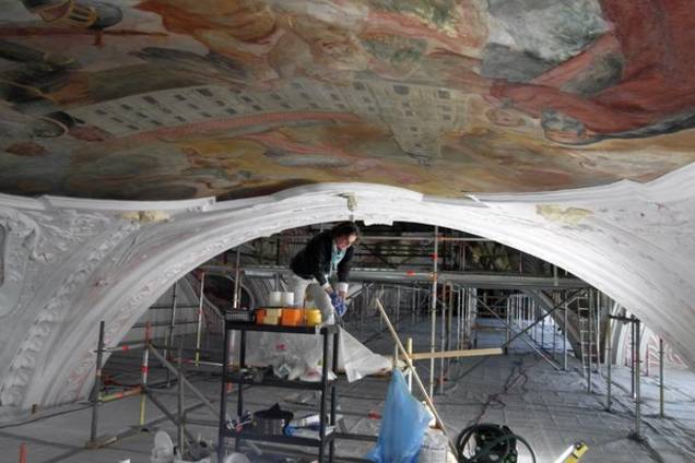 Arbeiten an der Raumschale. (Foto: Carola Setz)