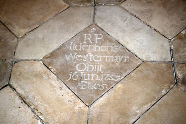 Grabplatte (Epitaph) Westermayr nach der Sanierung.